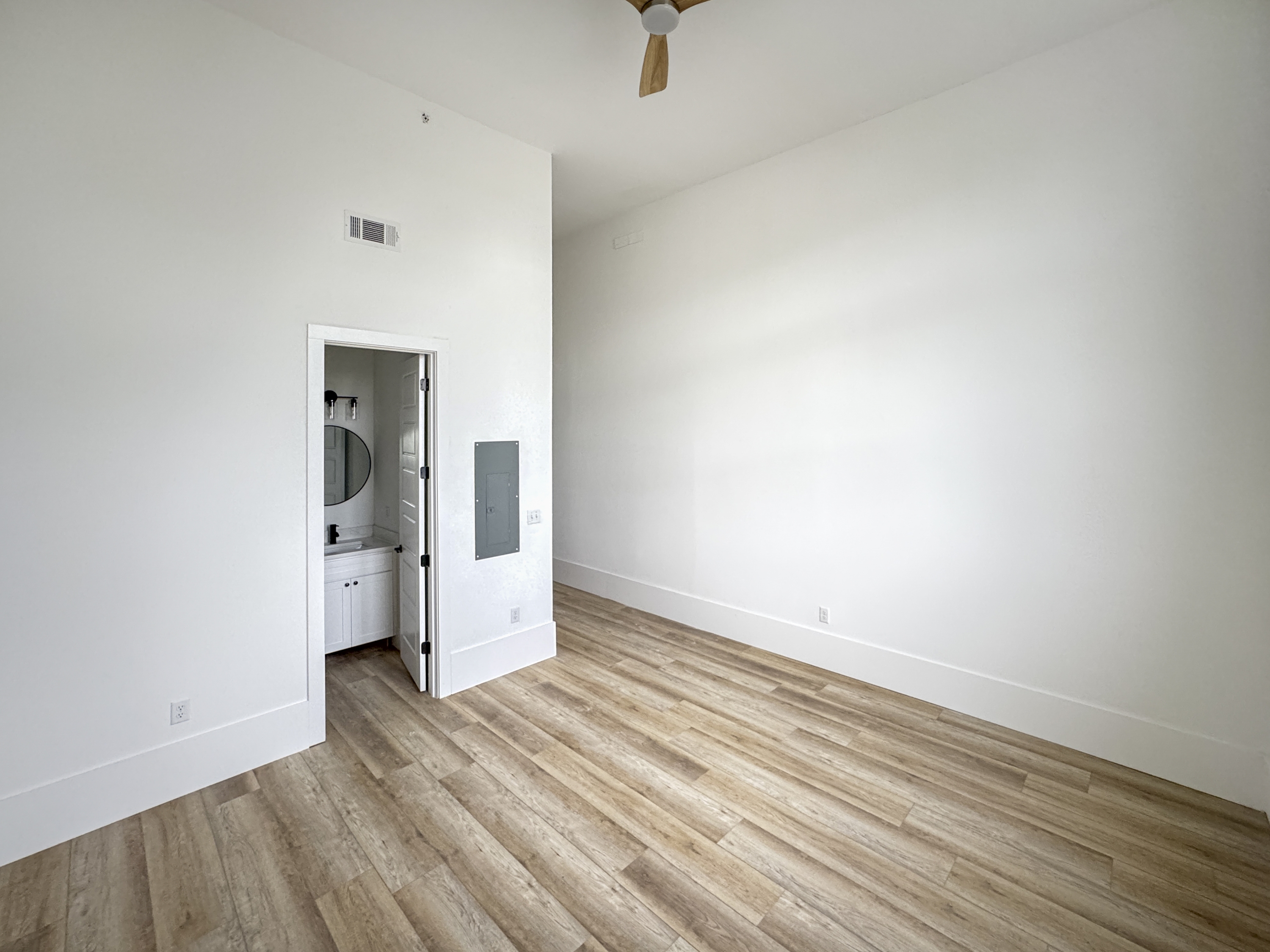 4950 Dauphine Street - 1209 - Studio